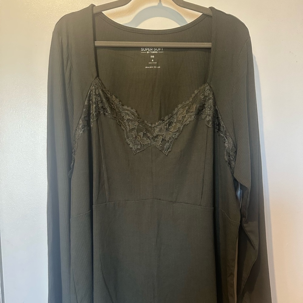 Super Soft Ribbed Sweetheart Top - Picture 4 of 6